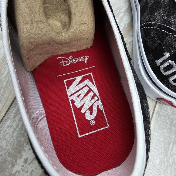 Vans X Disney 100th Authentic OG Family - Picture 9 of 14